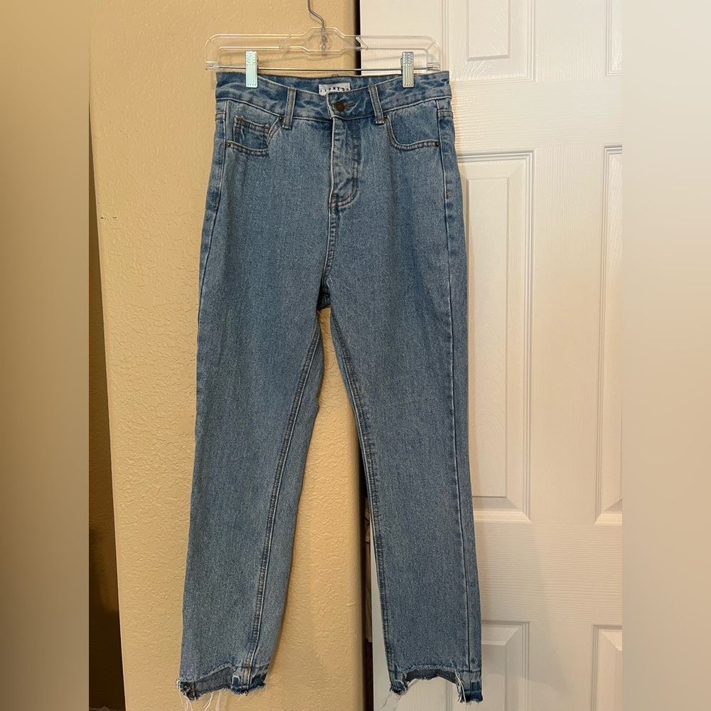 Lioness Women's Blue Denim Pants -M  with front crop detail- preowned excellent